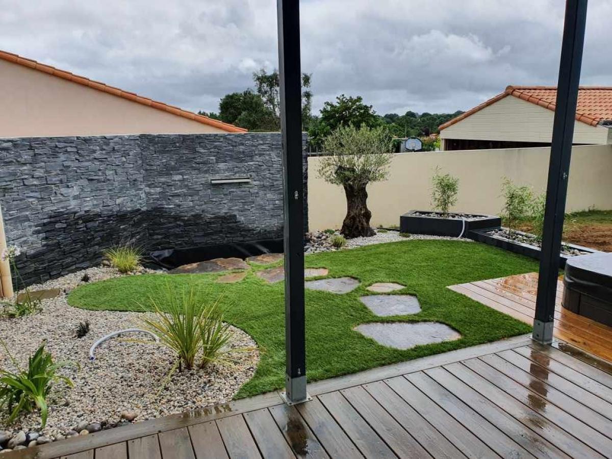 Gazon et pelouse aux Brouzils près de Montaigu et en Vendée