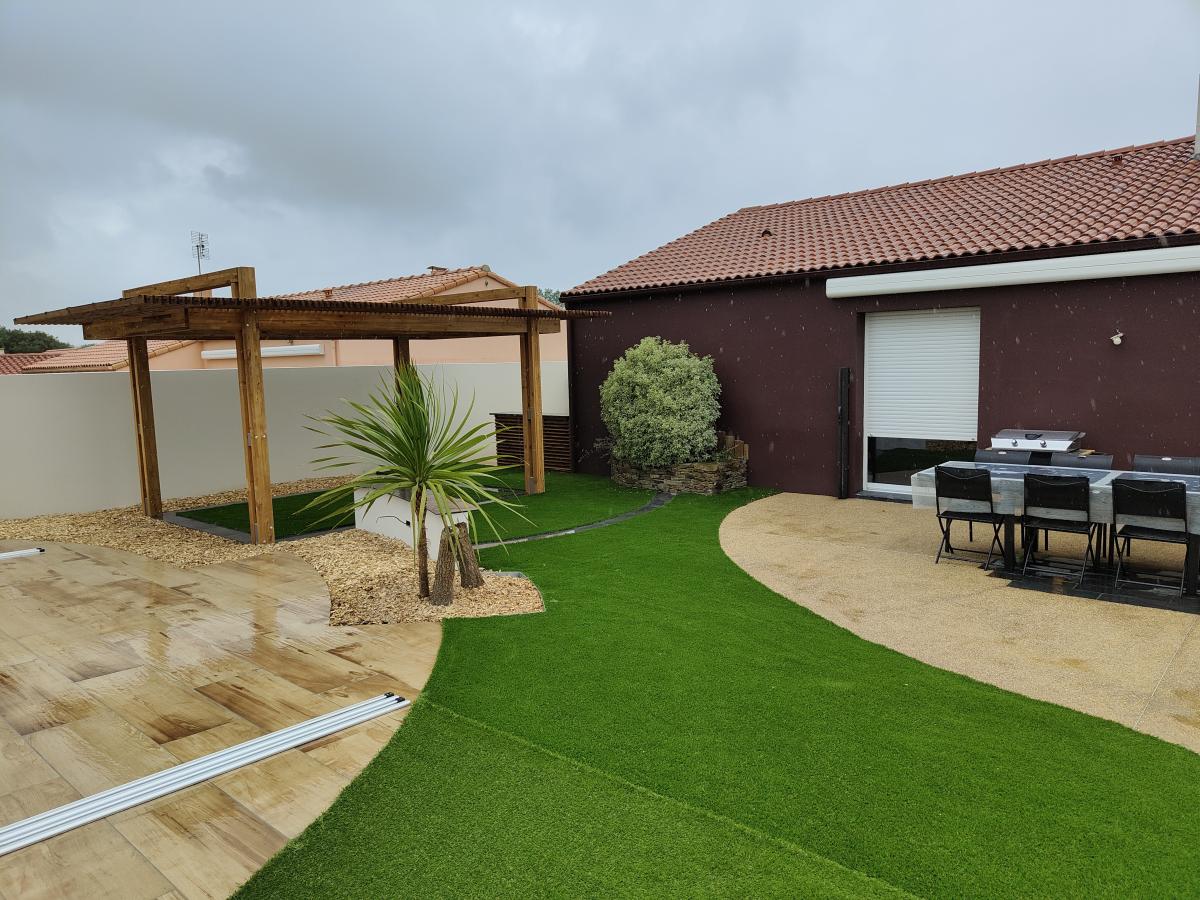 Gazon et pelouse aux Brouzils près de Montaigu et en Vendée
